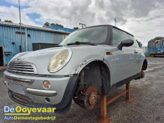 Vrakbiler auto Mini Mini Mini One/Cooper (R50), Hatchback, 2001 / 2007 1.6 16V Cooper 2002/8