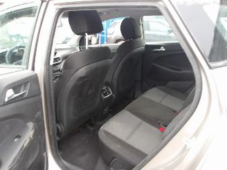 Hyundai Tucson 1.6 CRDI SLE picture 9