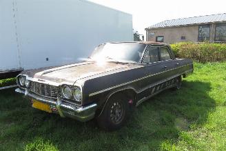 Vrakbiler auto Chevrolet Impala 6 cilinder benzine, sedan, slapend NL kenteken 1964/2