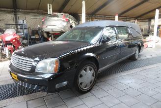 Vrakbiler auto Cadillac De Ville BEGRAFENISAUTO / LIJKWAGEN V8 BENZINE 2000/10