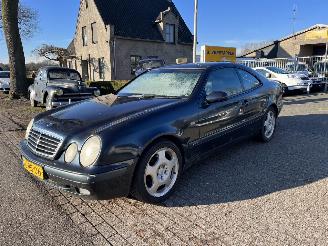 Vrakbiler auto Mercedes CLK 200 coupe met oa airco 1999/1