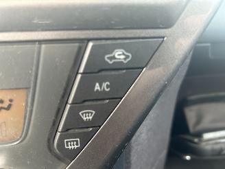 Toyota iQ 1.0 VVTi Comfort LPG G3 MOTORSCHADE ! picture 13