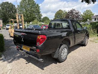Mitsubishi L-200 4x4 2.5 DI-D Club Cab Invite 4X4 MOTORSCHADE !!!! picture 17