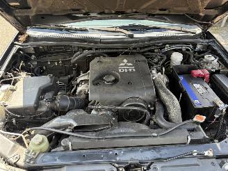 Mitsubishi L-200 4x4 2.5 DI-D Club Cab Invite 4X4 MOTORSCHADE !!!! picture 20