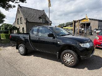 Mitsubishi L-200 4x4 2.5 DI-D Club Cab Invite 4X4 MOTORSCHADE !!!! picture 14