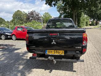 Mitsubishi L-200 4x4 2.5 DI-D Club Cab Invite 4X4 MOTORSCHADE !!!! picture 19