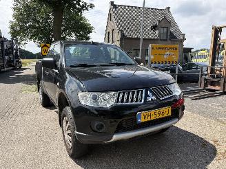 Mitsubishi L-200 4x4 2.5 DI-D Club Cab Invite 4X4 MOTORSCHADE !!!! picture 12