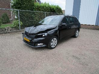krockskadad bil auto Skoda Fabia 1.2 TSI Clima Radio/CD 2016/2