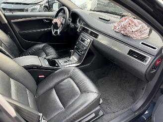 Volvo V-70 1.6 T AUTOMAAT 180 PK LIMITED EDITION BJ 2011 picture 10