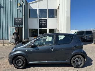 Toyota Aygo 1.0 VVT-i  AUTOMAAT Aspiration picture 2