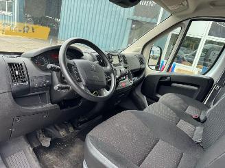 Peugeot Boxer 330 2.2 BlueHDi 140 L2H2 Premium picture 8