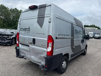 Peugeot Boxer 330 2.2 BlueHDi 140 L2H2 Premium picture 6