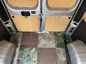 Peugeot Boxer 330 2.2 BlueHDi 140 L2H2 Premium picture 19