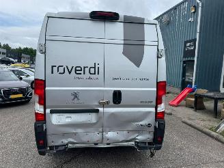 Peugeot Boxer 330 2.2 BlueHDi 140 L2H2 Premium picture 5