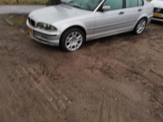 Vrakbiler auto BMW 3-serie 3 serie (E46/4), Sedan, 1997 / 2005 316i 2001/4