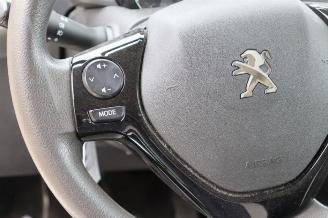 Peugeot 108 108, Hatchback, 2014 1.0 12V picture 16