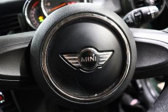 Mini Cooper Mini (F55), Hatchback 5-drs, 2013 1.5 12V Cooper picture 16