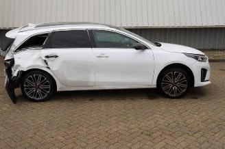 Kia Cee d Ceed Sportswagon (CDF), Combi 5-drs, 2018 1.4 T-GDI 16V picture 2