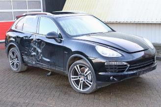 Coche siniestrado Porsche Cayenne Cayenne II (92A), SUV, 2010 / 2018 3.0 D V6 24V 2013/5