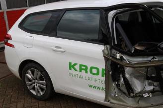 Peugeot 308 308 SW (L4/L9/LC/LJ/LR), Combi 5-drs, 2014 / 2021 1.5 BlueHDi 130 picture 34