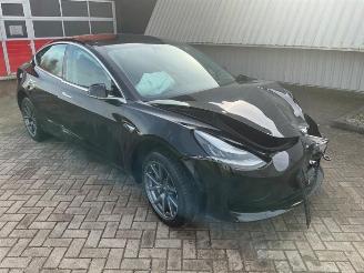 rozbiórka samochody osobowe Tesla Model 3 Model 3, Sedan, 2017 Standard RWD Plus 60 kWh 2019/12