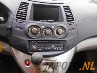 Mitsubishi Grandis Grandis (NA), MPV, 2004 / 2010 2.4 16V MIVEC picture 15