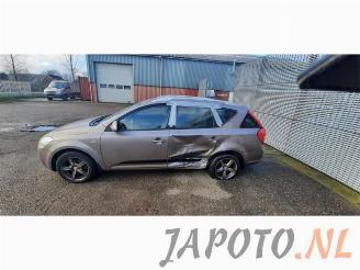 Kia Cee d Cee'd Sporty Wagon (EDF), Combi, 2007 / 2012 2.0 16V picture 2