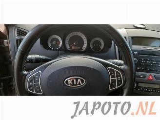 Kia Cee d Cee'd Sporty Wagon (EDF), Combi, 2007 / 2012 2.0 16V picture 13