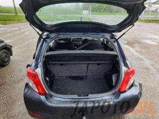 Toyota Yaris Yaris III (P13), Hatchback, 2010 / 2020 1.0 12V VVT-i picture 8