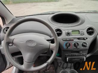 Toyota Yaris Yaris (P1), Hatchback, 1999 / 2005 1.3 16V VVT-i picture 12