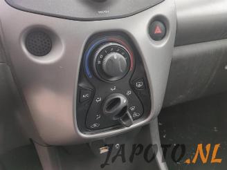 Toyota Aygo Aygo (B40), Hatchback, 2014 1.0 12V VVT-i picture 12