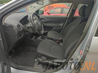 Mitsubishi Space-star Space Star (A0), Hatchback, 2012 1.0 12V picture 7