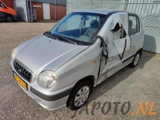 Vrakbiler auto Hyundai Atos Atos, Hatchback, 1997 / 2008 1.0 12V 2000/11