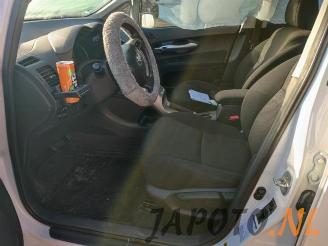 Toyota Auris Auris (E15), Hatchback, 2006 / 2012 1.8 16V HSD Full Hybrid picture 9