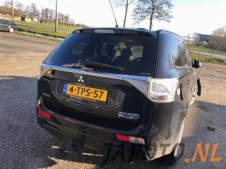 Mitsubishi Outlander Outlander (GF/GG), SUV, 2012 2.0 16V PHEV 4x4 picture 4