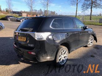 Mitsubishi Outlander Outlander (GF/GG), SUV, 2012 2.0 16V PHEV 4x4 picture 5