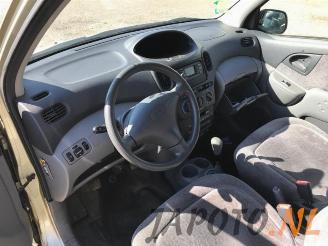 Toyota Yaris-verso Yaris Verso (P2), MPV, 1999 / 2005 1.5 16V picture 12