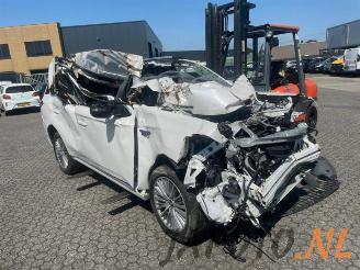 Mitsubishi Outlander Outlander (GF/GG), SUV, 2012 2.4 16V PHEV 4x4 picture 2