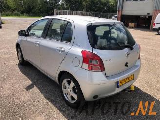 Toyota Yaris Yaris II (P9), Hatchback, 2005 / 2014 1.33 16V Dual VVT-I picture 3