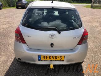 Toyota Yaris Yaris II (P9), Hatchback, 2005 / 2014 1.33 16V Dual VVT-I picture 4