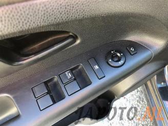 Kia Venga Venga, MPV, 2010 / 2019 1.6 CVVT 16V picture 10