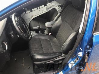 Toyota Auris Auris (E18), Hatchback 5-drs, 2012 / 2019 1.8 16V Hybrid picture 16