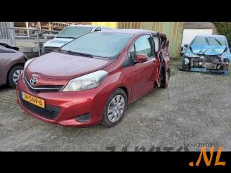 Salvage car Toyota Yaris Yaris III (P13), Hatchback, 2010 / 2020 1.33 16V Dual VVT-I 2011/11