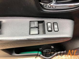 Toyota Yaris Yaris III (P13), Hatchback, 2010 / 2020 1.33 16V Dual VVT-I picture 10