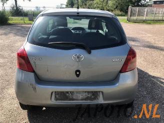 Toyota Yaris Yaris II (P9), Hatchback, 2005 / 2014 1.3 16V VVT-i picture 4