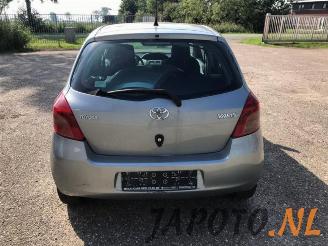 Toyota Yaris Yaris II (P9), Hatchback, 2005 / 2014 1.3 16V VVT-i picture 4