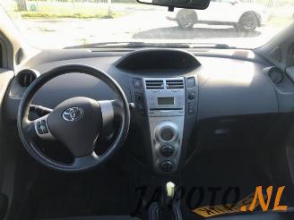 Toyota Yaris Yaris II (P9), Hatchback, 2005 / 2014 1.3 16V VVT-i picture 9