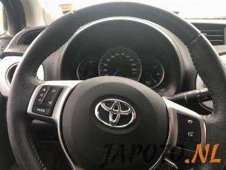 Toyota Yaris Yaris III (P13), Hatchback, 2010 / 2020 1.5 16V Hybrid picture 12