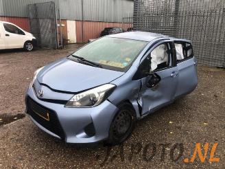 Salvage car Toyota Yaris Yaris III (P13), Hatchback, 2010 / 2020 1.5 16V Hybrid 2013/8