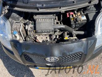 Toyota Yaris Yaris II (P9), Hatchback, 2005 / 2014 1.3 16V VVT-i picture 19